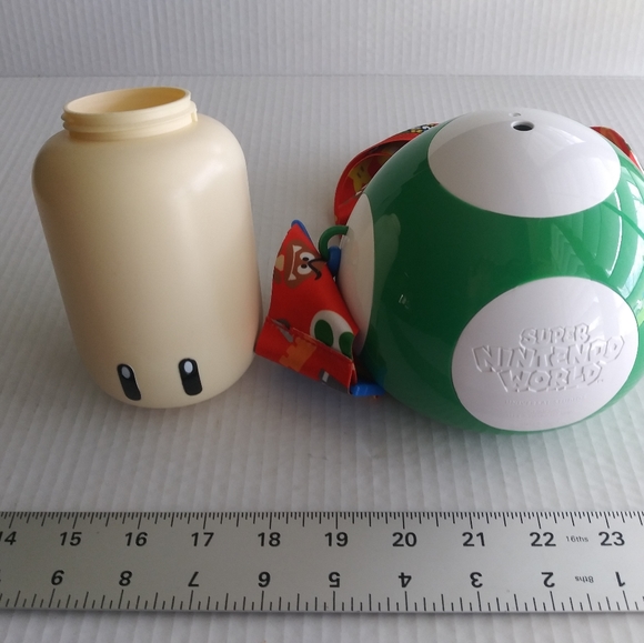 Super Mario Green Power Up Mushroom Sipper Cup Super Nintendo World - Picture 10 of 11